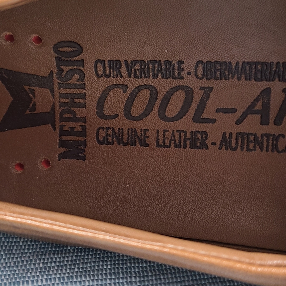 Shoe's - Picture 3 of 5